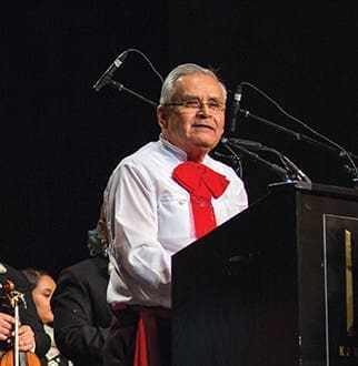 ICOM 2013 President Jair Castillo speaks to the crowd on opening night in Kansas City, Missouri.
