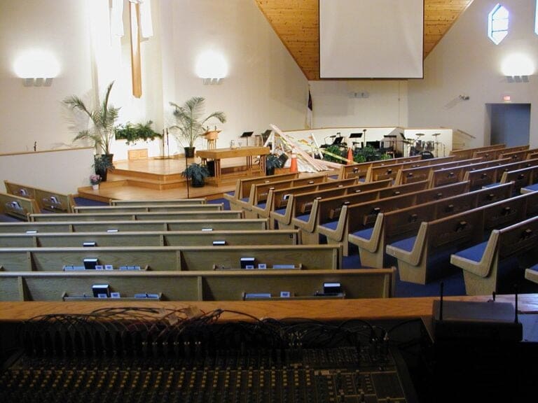 Pews towards Right 768x576